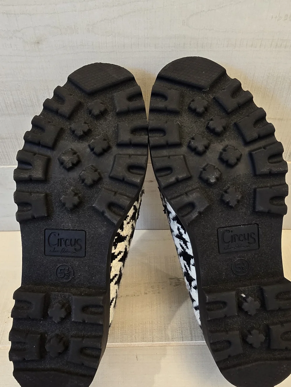 {5.5} Sam Edelman Circus Deana Black White Houndstooth Lug Sole Loafers